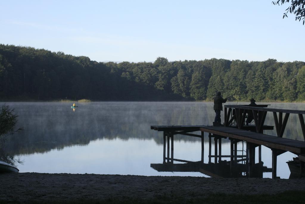 Stajnia Sarnowek Nad Jeziorem Rozany Rozajny Wielkie Extérieur photo