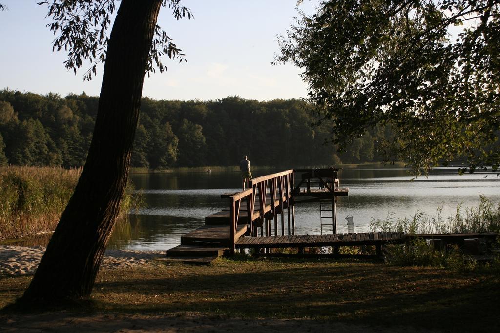 Stajnia Sarnowek Nad Jeziorem Rozany Rozajny Wielkie Extérieur photo