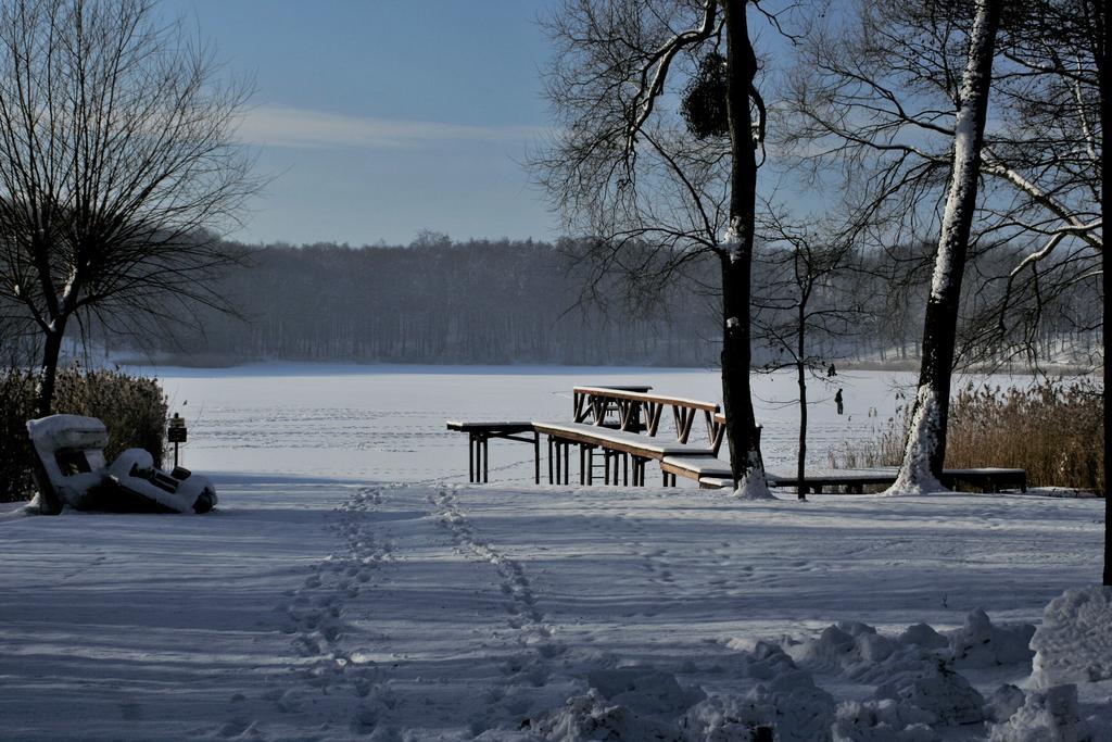 Stajnia Sarnowek Nad Jeziorem Rozany Rozajny Wielkie Extérieur photo